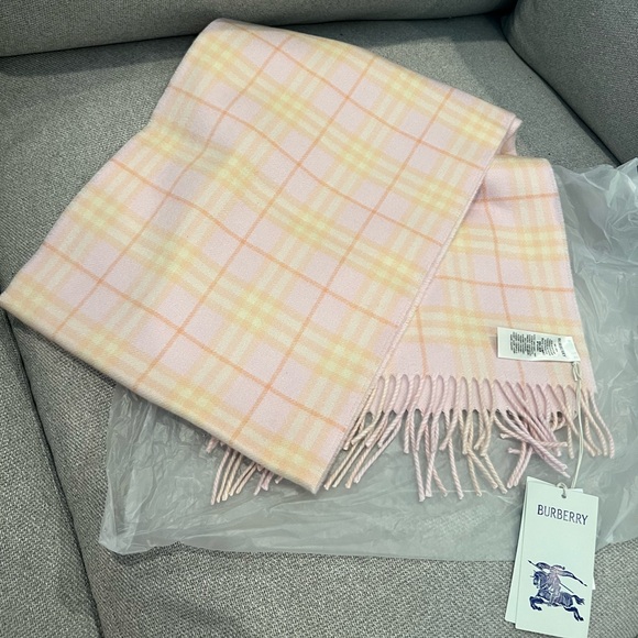 NEW Burberry 168X30 Pink Check To Solid Reversible Cashmere Scarf - Picture 3 of 16
